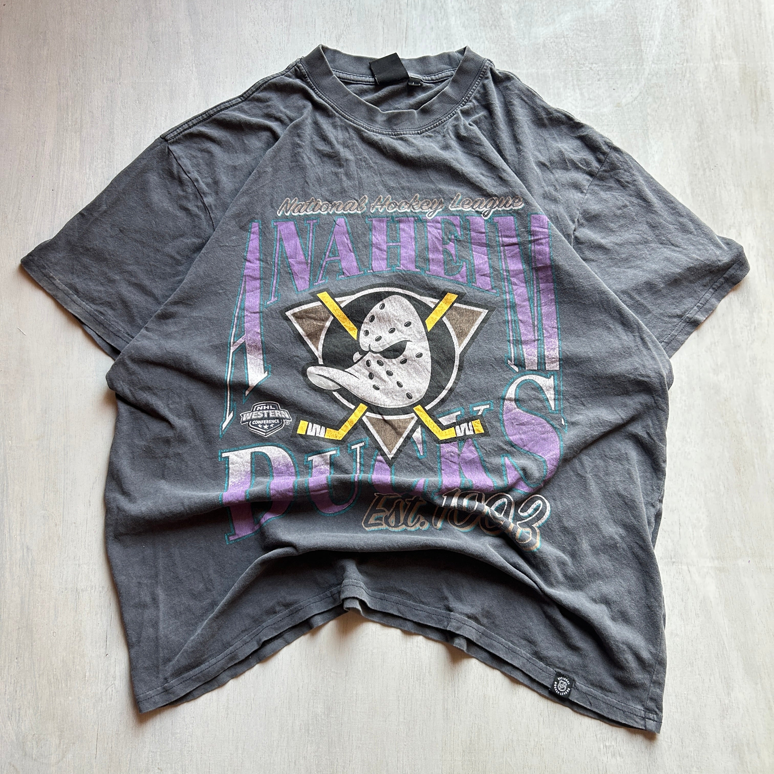 Anaheim Ducks Vintage NHL Graphic Tee (Charcoal Fade)