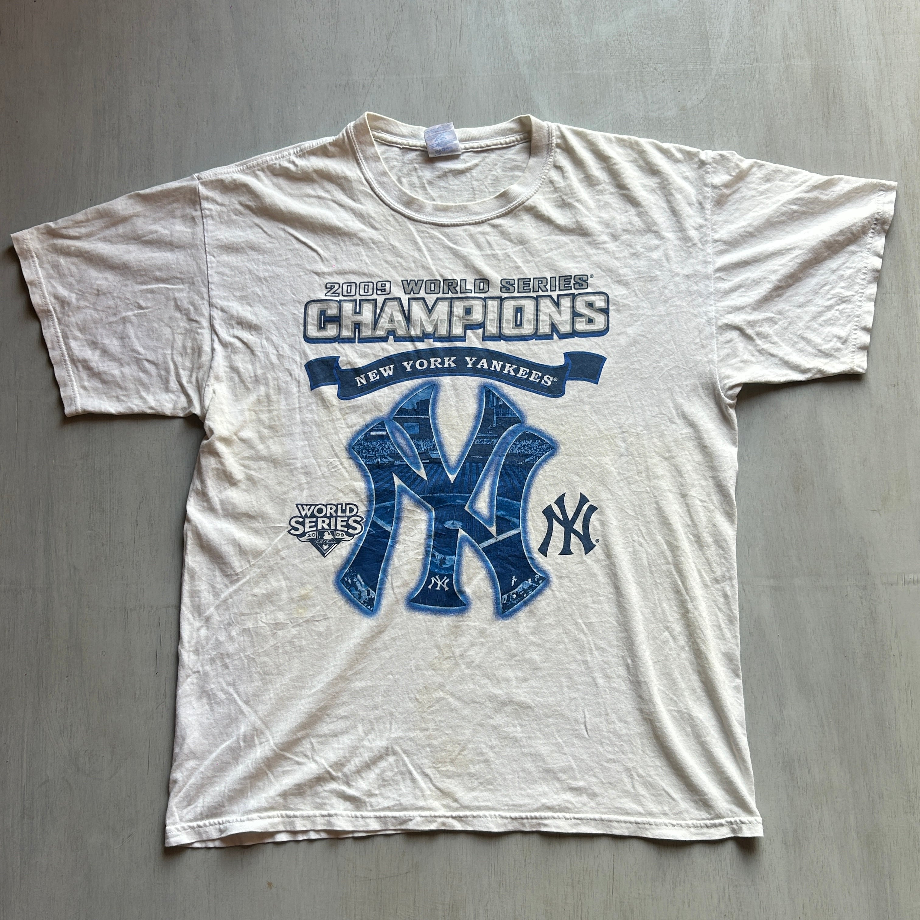 New York Yankees 2009 Champions Vintage Tee (Off-White)