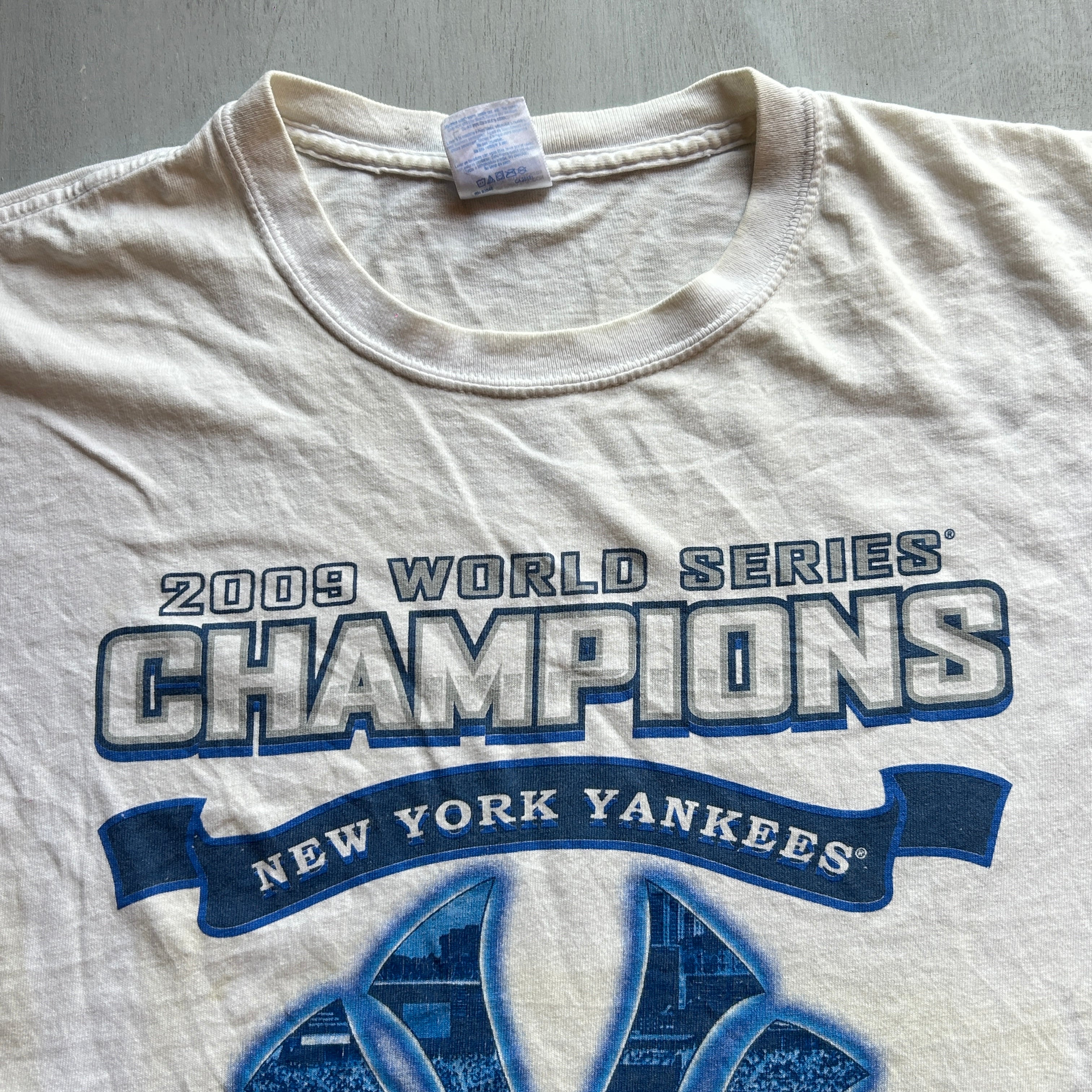 New York Yankees 2009 Champions Vintage Tee (Off-White)