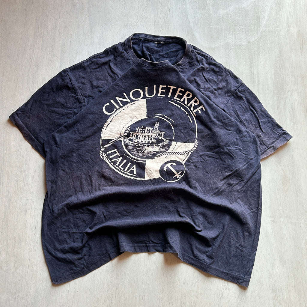 Cinque Terre Italia Vintage Graphic Tee (Navy Fade)