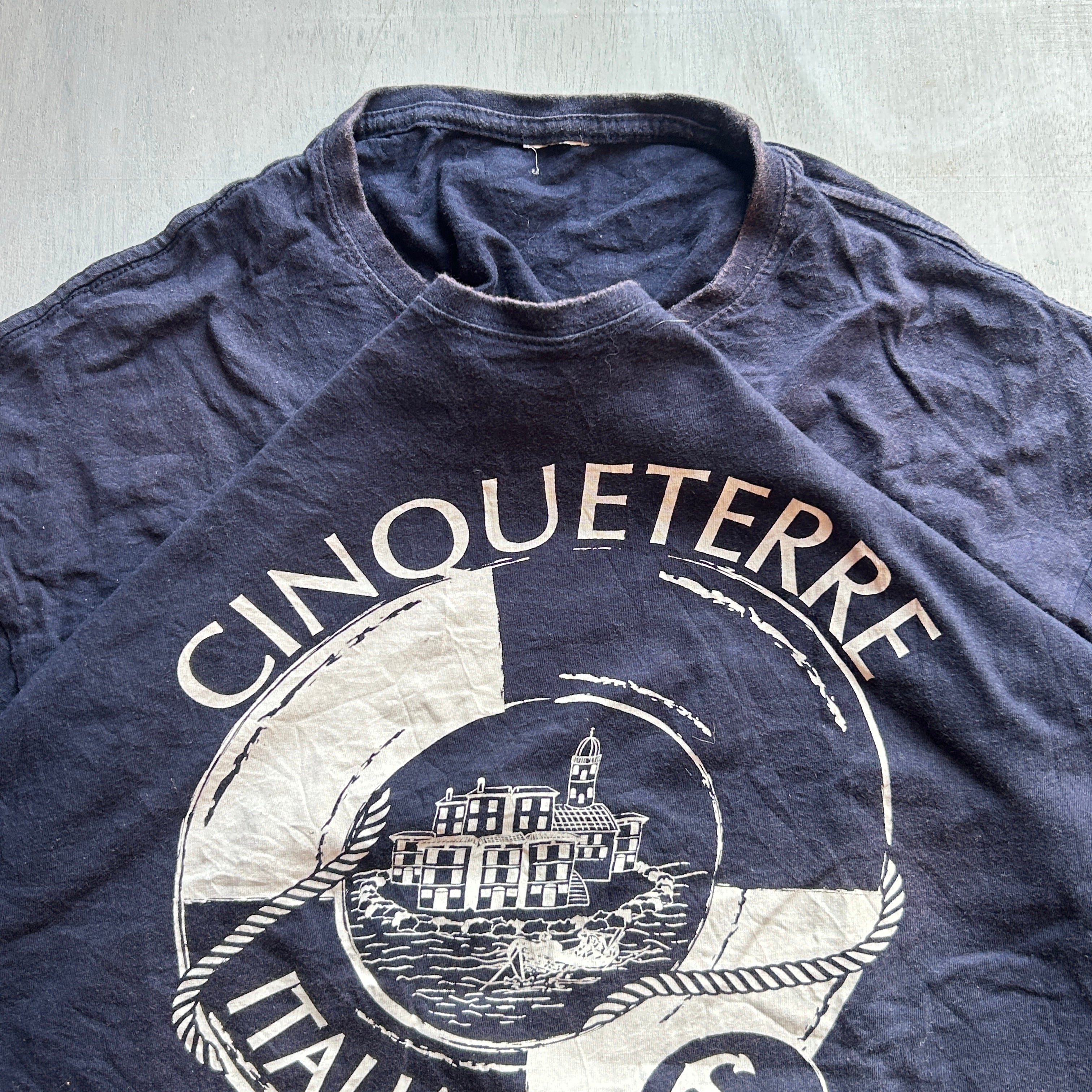 Cinque Terre Italia Vintage Graphic Tee (Navy Fade)