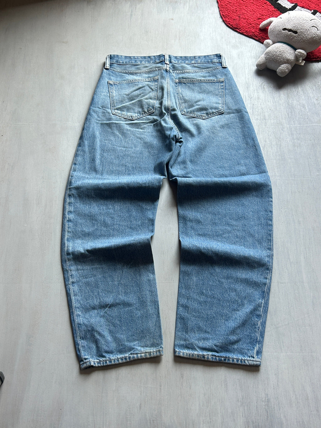 Classic Light Blue Wide-Leg Jeans - (L)