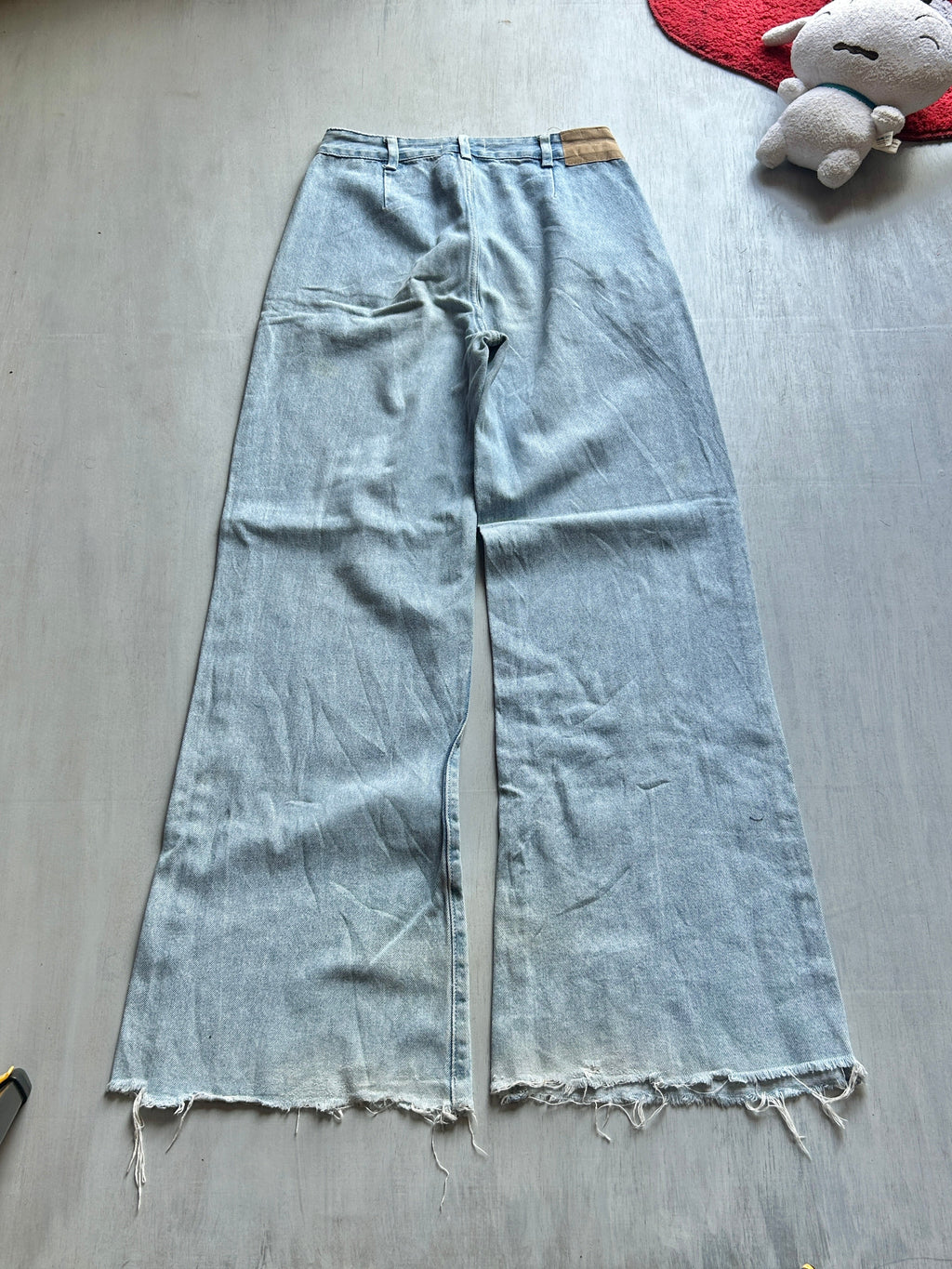 Light Blue Raw Hem Wide-Leg Denim - (XS)