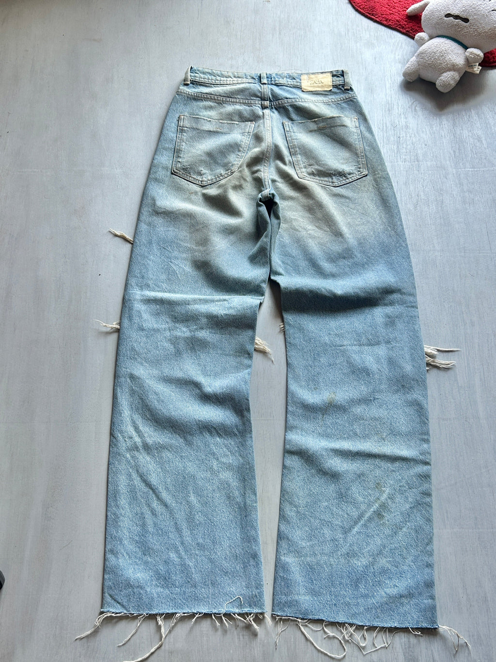 Light Blue Distressed Wide-Leg Jeans - (S)