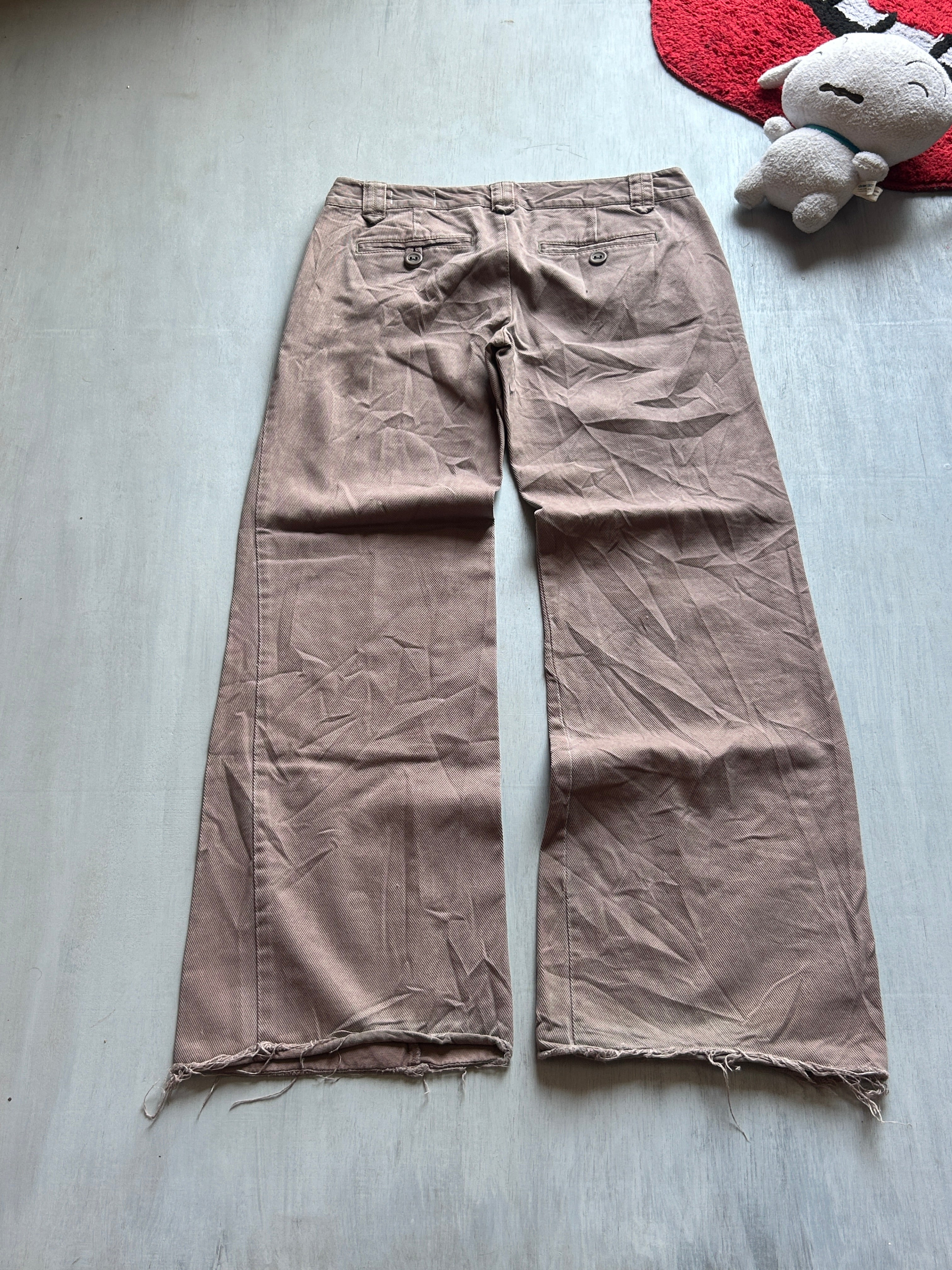 Dusty Rose Wide-Leg Frayed Hem Jeans - (L)