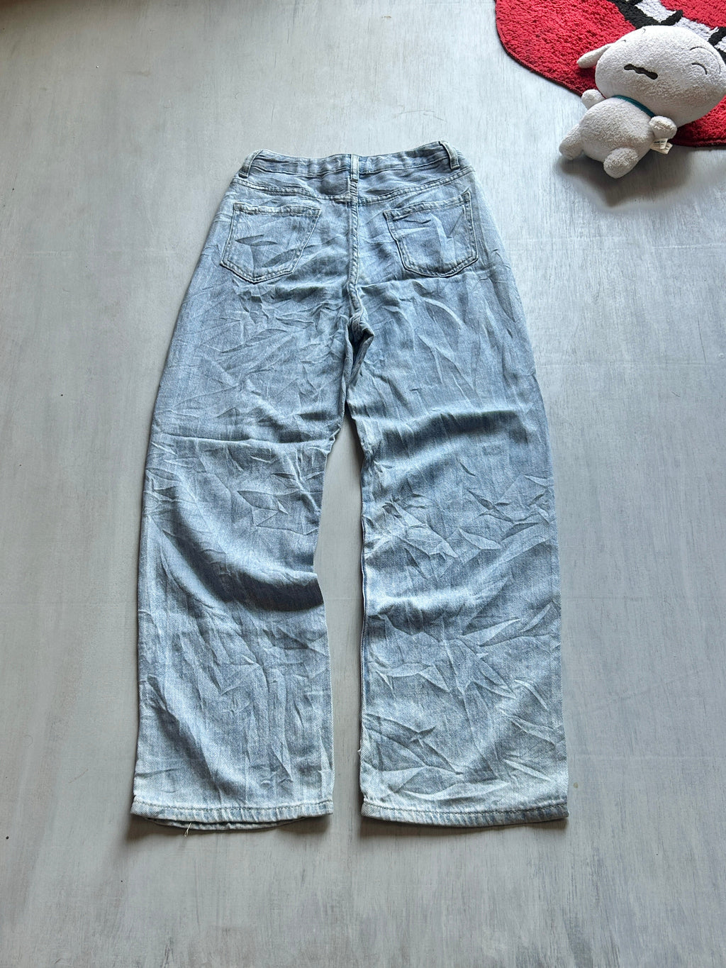 Light Wash Relaxed Wide-Leg Jeans - (XS)