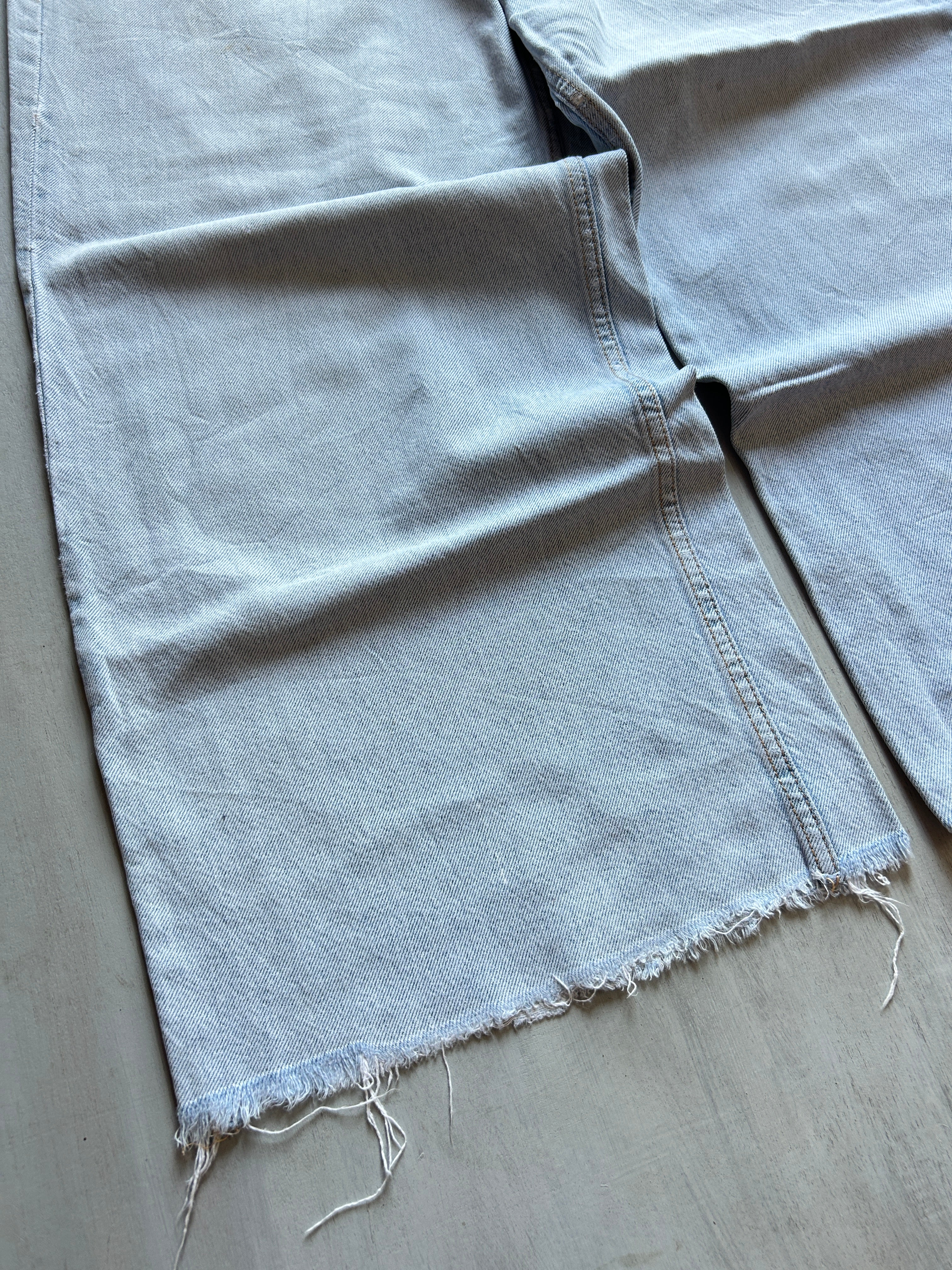 Stonewash Raw-Hem Wide Denim - (L)