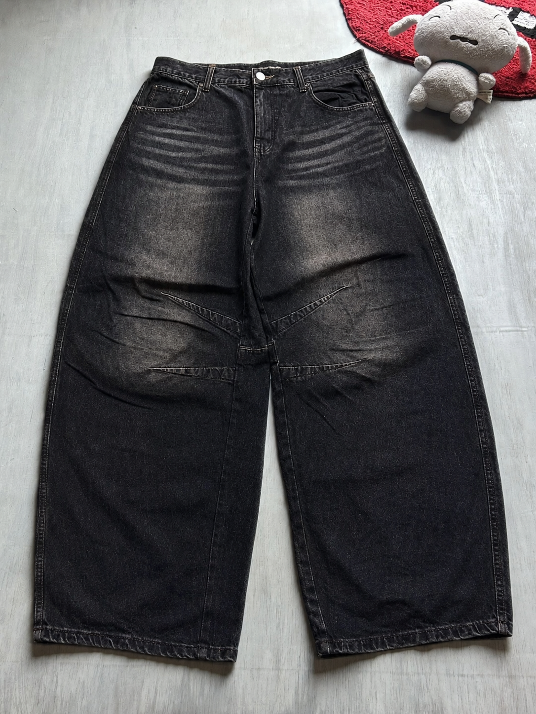 Dark shadow baggy jeans - L